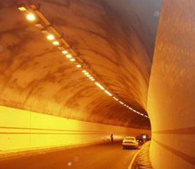 Structure and circuit design for high-power LED tunnel lights