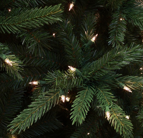 Pre-Lit Balsam Fir Tree 750 Clear Lights1