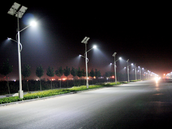 Strengthen road LED lighting industry standard