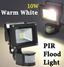 White 800LM Outdoor Flood Lamp