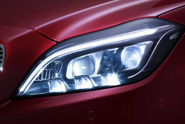 Mercedes-Benz CLS LED headlights angle of 12 degrees
