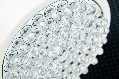 LED lighting companies to overcome the problem of small power LED