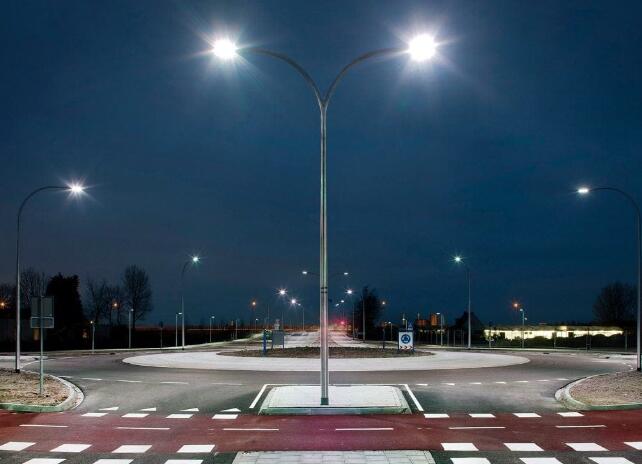 Shandong Liaocheng installs lighting facilities to improve pedestrian safety at night