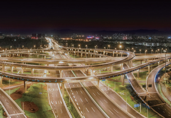 Full Lighting of the Southern Extension Project of Runyang Express Road in Yangzhou, Jiangsu