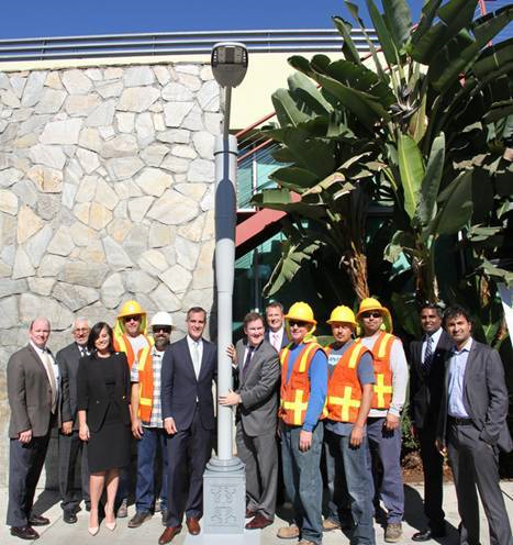 Los Angeles intelligent LED street lights can provide 4G network