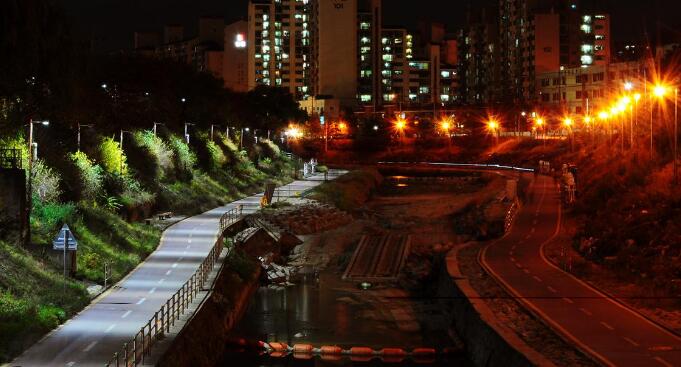 USA states replace traditional lights by led street lights
