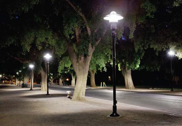 Solar LED streey lights are favored by remote areas