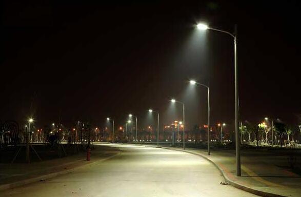 Montreal, Canada, 132,000 street lamps or will be transformed into LED street lights
