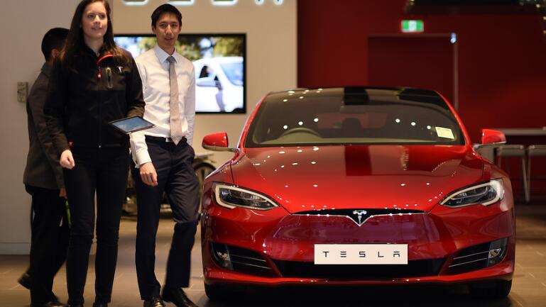 2025 car optoelectronics market is expected to reach 9.8 billion US dollars