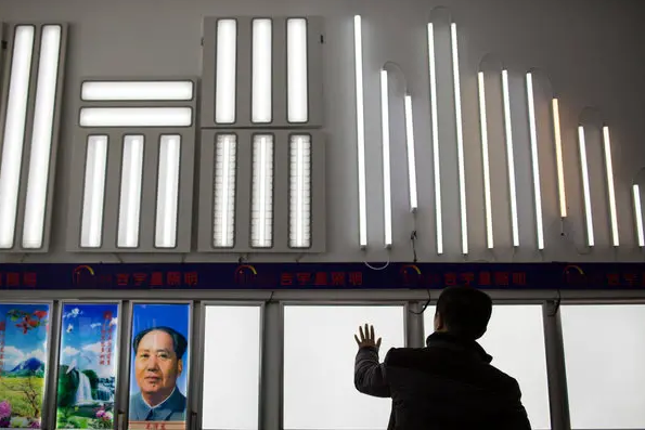 China's LED industry development opportunities and challenges coexist
