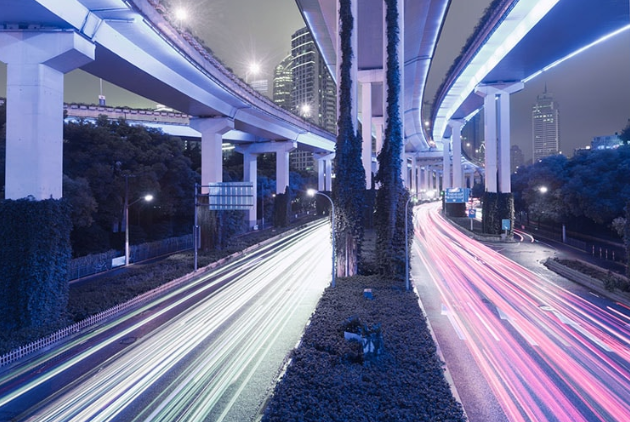 Street lights carry heavy responsibility for smart city construction