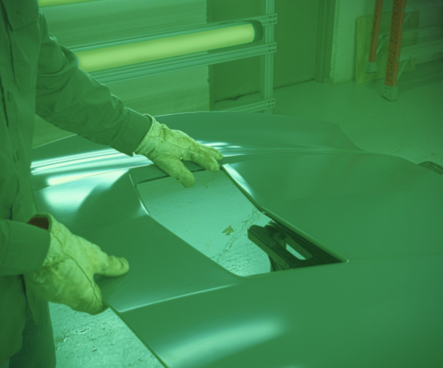 Green LED lighting helps to easily complete defect detection