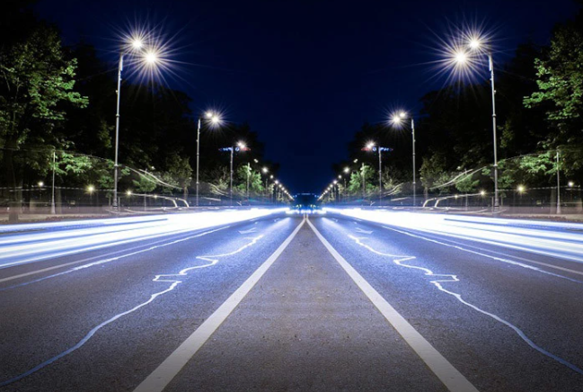 Smart LED street lights help city smart upgrade