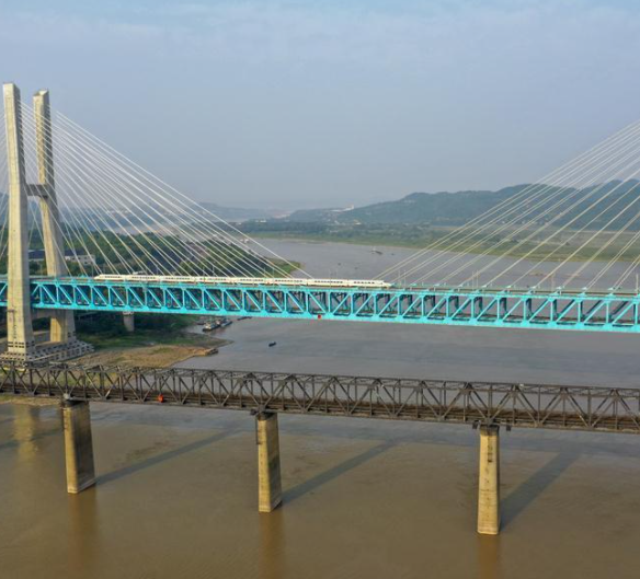 The Southwest River Pedestrian Bridge in Zhifu District, Yantai is ready to light up