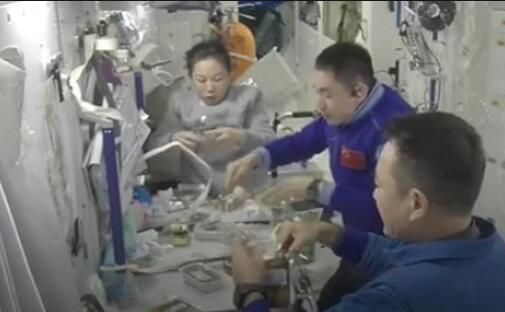 The vegetables that the Shenzhou 13 astronauts ate before their expedition came from the LED plant factory