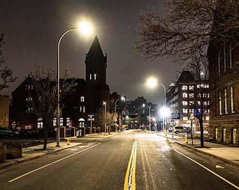 Qianjiang strengthens urban lighting and lighting management
