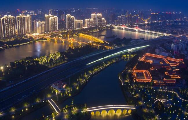 220 Streetlights Illuminate Gulei Development Zone in Zhangzhou, Fujian