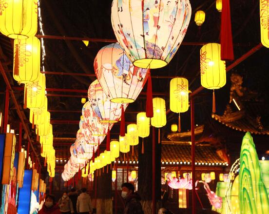 Shandong Tai'an Fengshancheng Community High-standard Street Lights Light Up