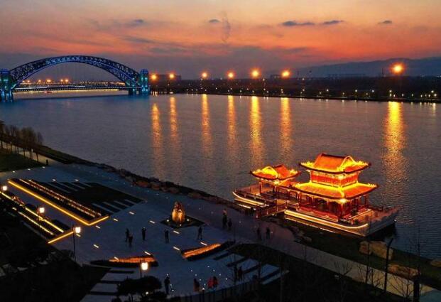 Bridge lighting in Yangquan, Shanxi