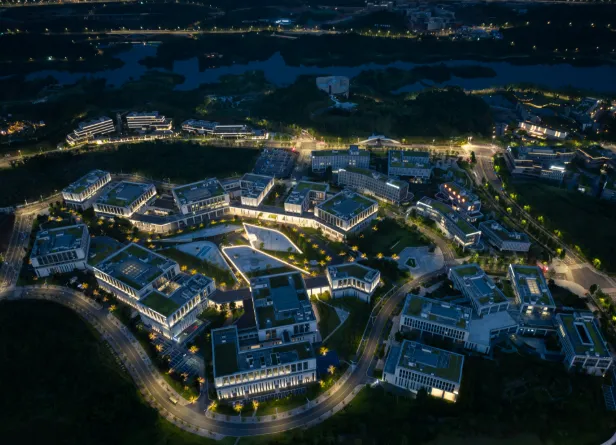 Liangjiang New Area in Chongqing Successfully Completes Installation of Sidewalk Lighting on Liwen Street