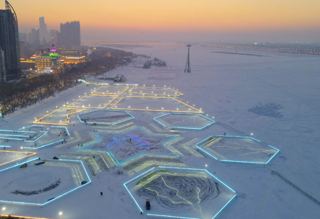 "National Flag Lights" Illuminate Songhua River Highway Bridge in Mulan County, Harbin
