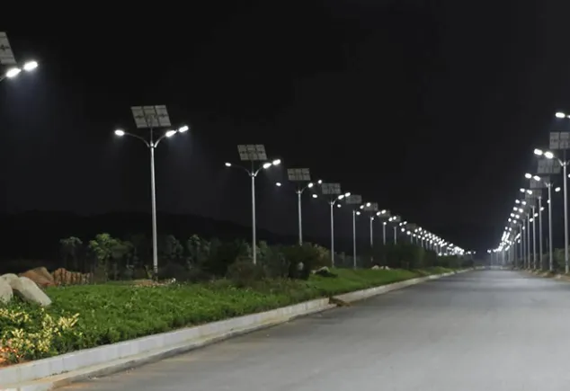 Intelligent Solar LED Streetlights Put into Full Use on Three Main Roads in Ci County, Handan, Hebei
