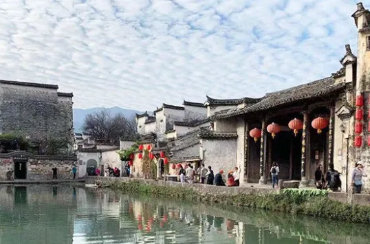 148 Solar Streetlights Illuminate the Night in Fangcun Village, Wutun Subdistrict, Yanliang District, Xi'an