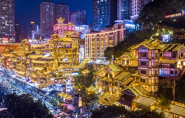 Love street lamps illuminate Shizhu County, Chongqing