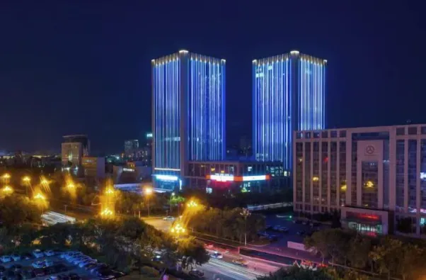 New street lights in Dongying, Shandong Province light up people's happy life