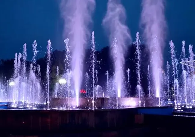 Lighting Fixtures in Shihezi City, Xinjiang, Illuminate Plaza Nightscape After Repairs
