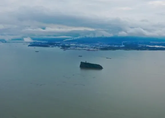 Large-Scale Lantern Upgrade Completed for Poyang Lake Estuary Position Beacon in Jiujiang, Jiangxi, Yangtze Waterway