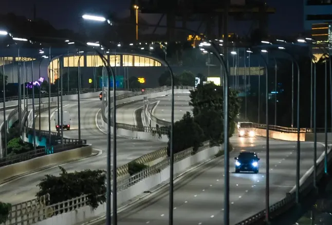 New LED Street Lights Installed on Road Section in Front of Yongning High School in Nanning