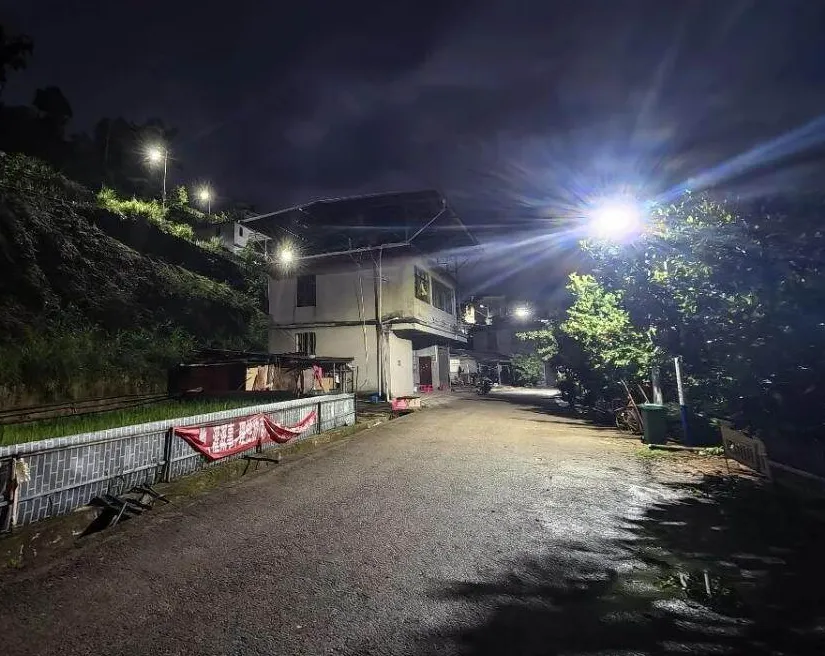 122 Solar Streetlights Illuminate Lüchun County, Honghe Prefecture, Yunnan Province