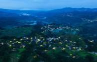 Chongqing Wuxi County installs solar LED street lights to illuminate villagers