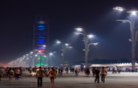 What are the factors that affect the price of LED light pole screens?
